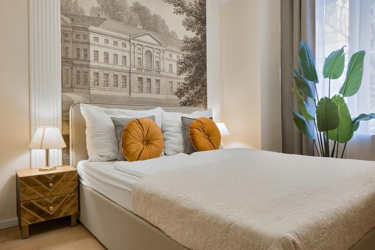 Apartment At Votiv Church I 5 Minutes To Inner I Wifi I 3 Minutes To Metro Schottentor Wien